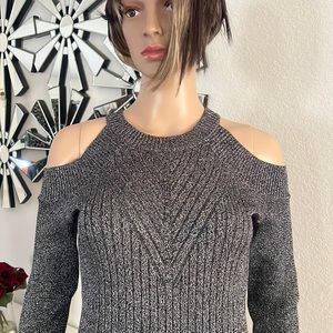 NWT (INC international concepts) women’s long sleeve,knitted shinny silver/black